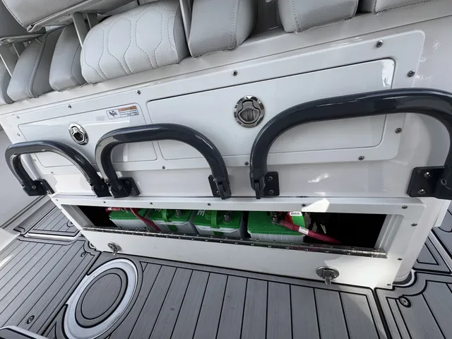Slide: The Image of Sea Fox 328 Commander W/SEAKEEPER 32' 2023 - 68