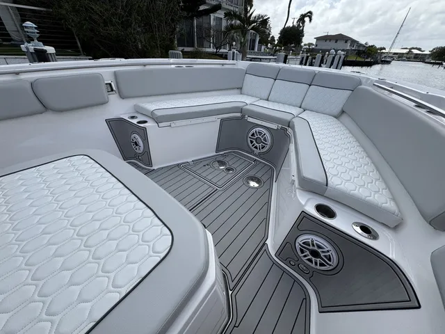 Slide: The Image of Sea Fox 328 Commander W/SEAKEEPER 32' 2023 - 48