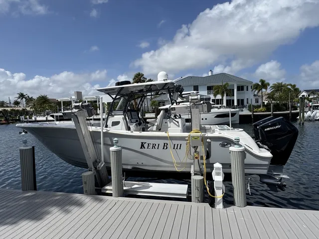 Slide: The Image of Sea Fox 328 Commander W/SEAKEEPER 32' 2023 - 1