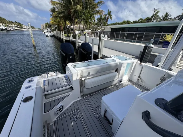 Slide: The Image of Sea Fox 328 Commander W/SEAKEEPER 32' 2023 - 31