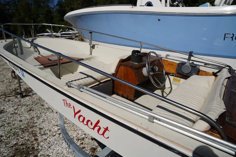 Slide: The Image of Boston Whaler 15 Super Sport 1985 - 18