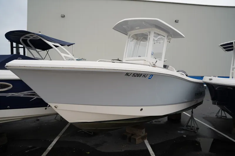 The Image of Robalo R230 2020 - 0
