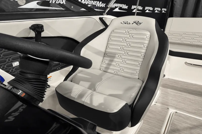 Slide: The Image of Sea Ray SPX 210 2025 - 36