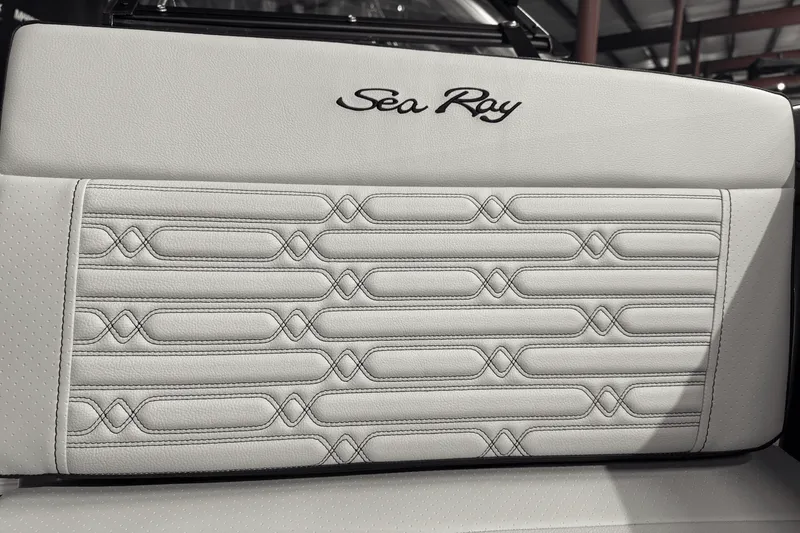 Slide: The Image of Sea Ray SPX 210 2025 - 53