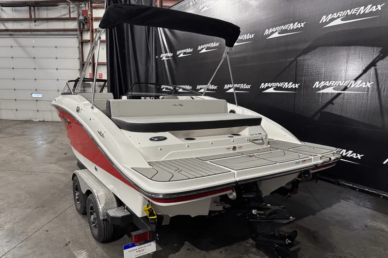 Slide: The Image of Sea Ray SPX 210 2025 - 7