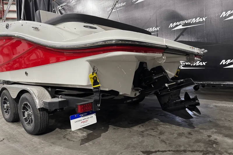 Slide: The Image of Sea Ray SPX 210 2025 - 9