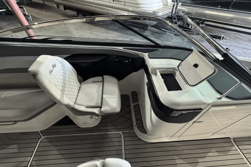 Slide: The Image of Sea Ray SLX 280 2025 - 26