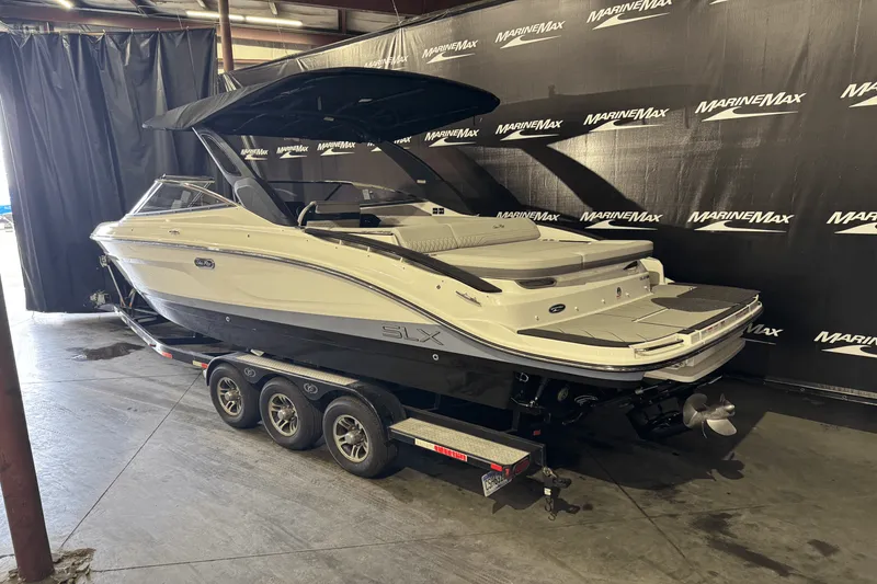 Slide: The Image of Sea Ray SLX 280 2025 - 3