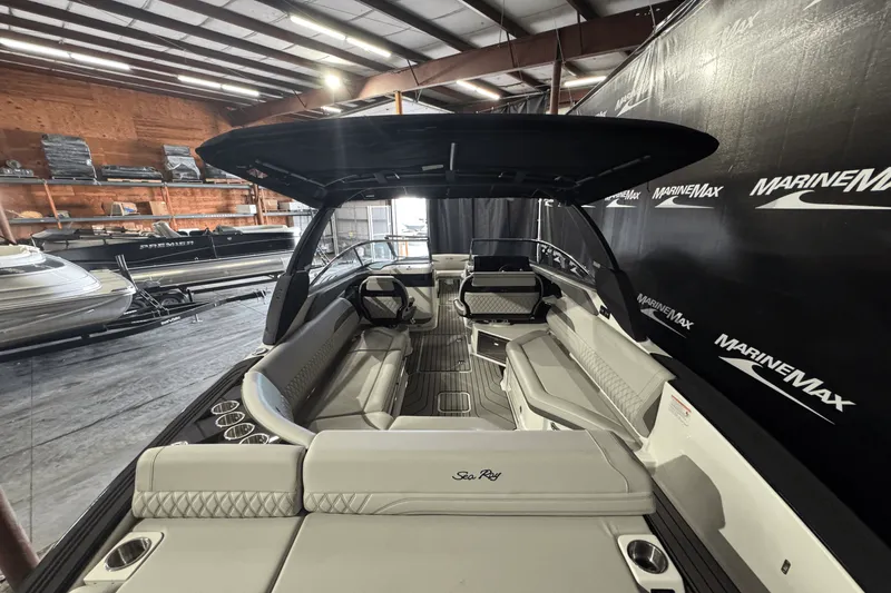 Slide: The Image of Sea Ray SLX 280 2025 - 5