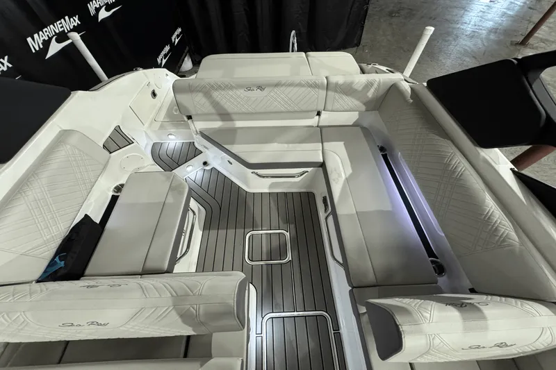 Slide: The Image of Sea Ray SDX 250 Surf 2025 - 15
