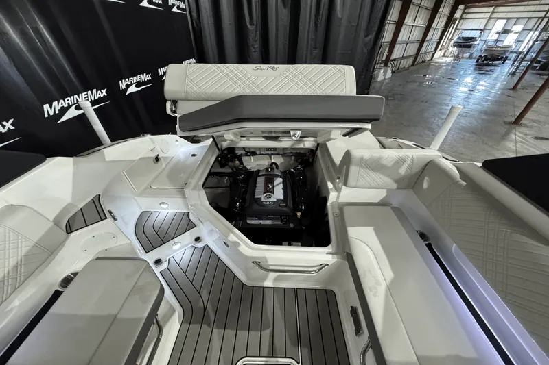 Slide: The Image of Sea Ray SDX 250 Surf 2025 - 16