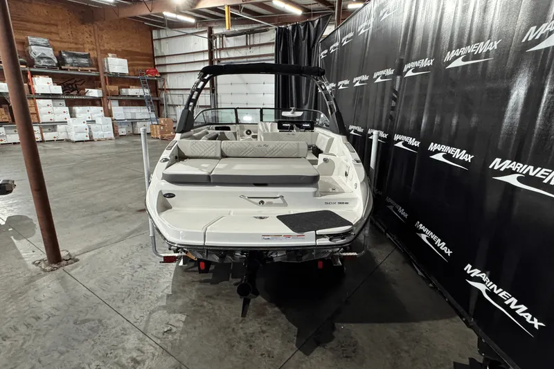 Slide: The Image of Sea Ray SDX 250 Surf 2025 - 4