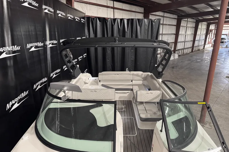 Slide: The Image of Sea Ray SDX 250 Surf 2025 - 46