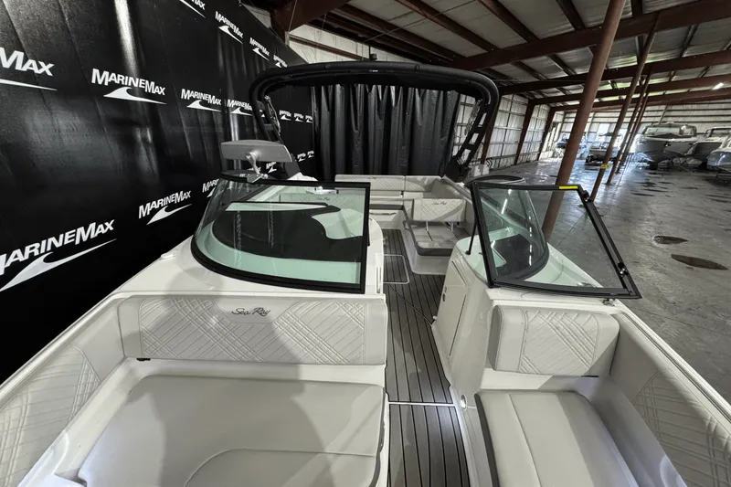 Slide: The Image of Sea Ray SDX 250 Surf 2025 - 47