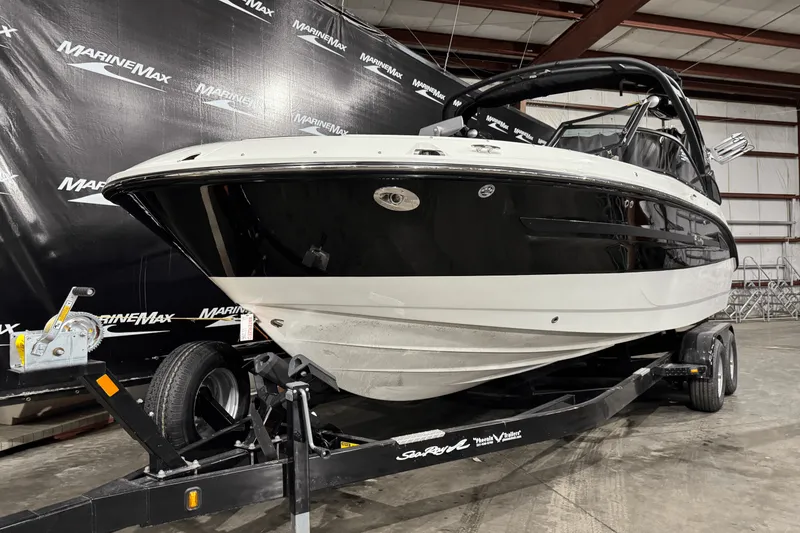 Slide: The Image of Sea Ray SDX 250 Surf 2025 - 1
