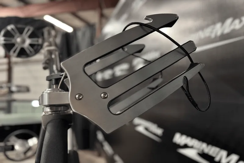 Slide: The Image of Sea Ray SDX 250 Surf 2025 - 18