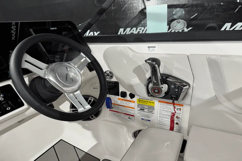 Slide: The Image of Sea Ray SDX 250 Surf 2025 - 23