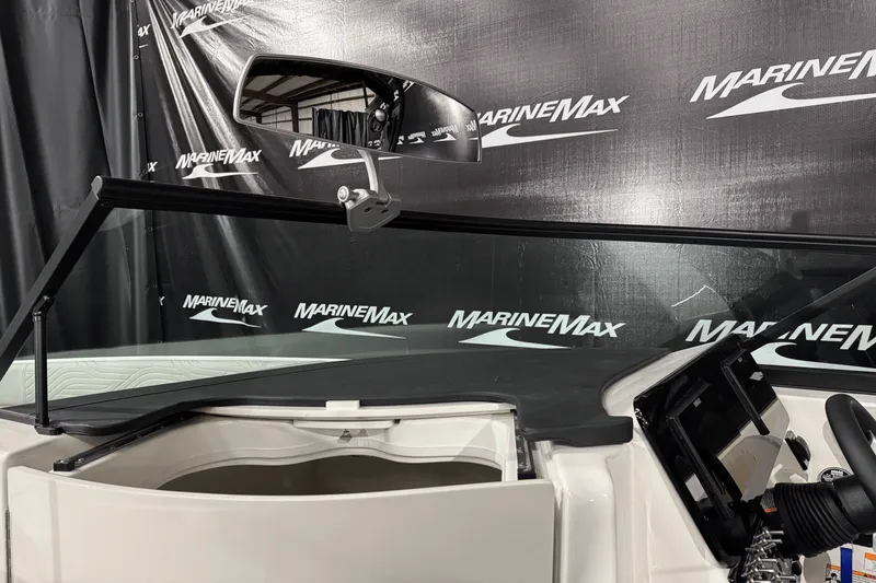 Slide: The Image of Sea Ray SDX 250 Surf 2025 - 24