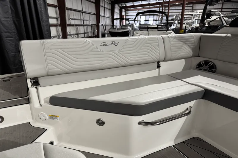 Slide: The Image of Sea Ray SDX 250 Surf 2025 - 28