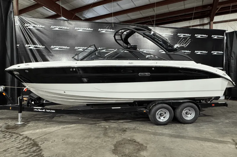 Slide: The Image of Sea Ray SDX 250 Surf 2025 - 3
