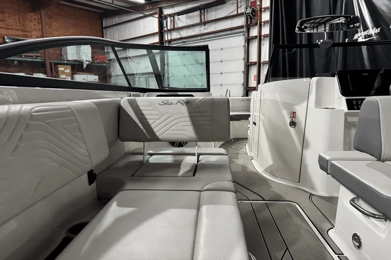 Slide: The Image of Sea Ray SDX 250 Surf 2025 - 31