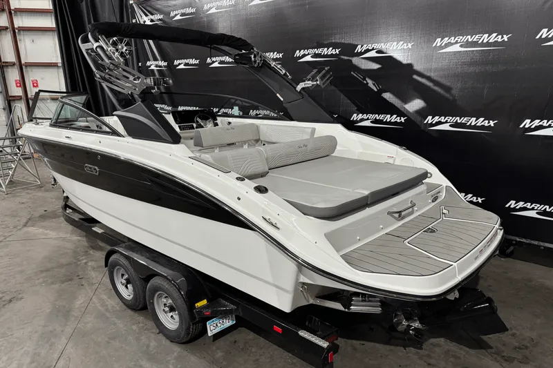 Slide: The Image of Sea Ray SDX 250 Surf 2025 - 7