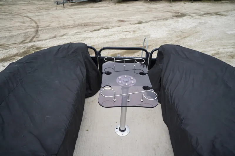 Slide: The Image of Avalon GS Rear Fish 23' 2020 - 22