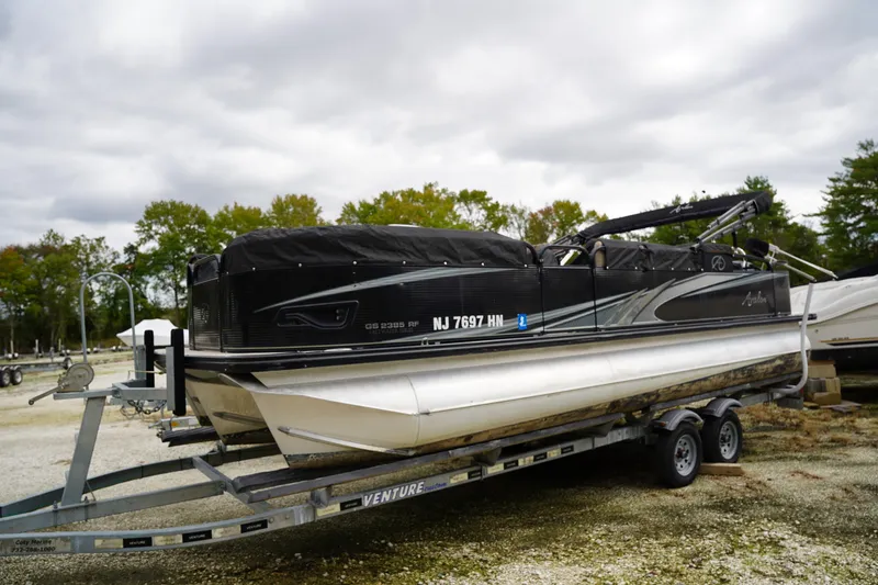 Slide: The Image of Avalon GS Rear Fish 23' 2020 - 24