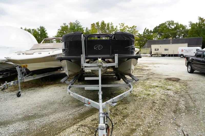 Slide: The Image of Avalon GS Rear Fish 23' 2020 - 23