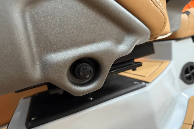 Slide: The Image of Nautique Super Air Nautique G25 2025 - 100