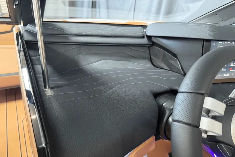 Slide: The Image of Nautique Super Air Nautique G25 2025 - 104