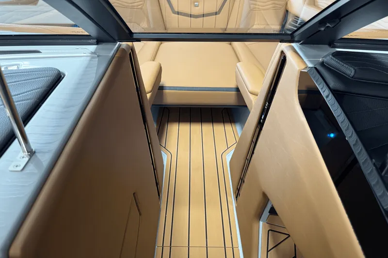 Slide: The Image of Nautique Super Air Nautique G25 2025 - 113