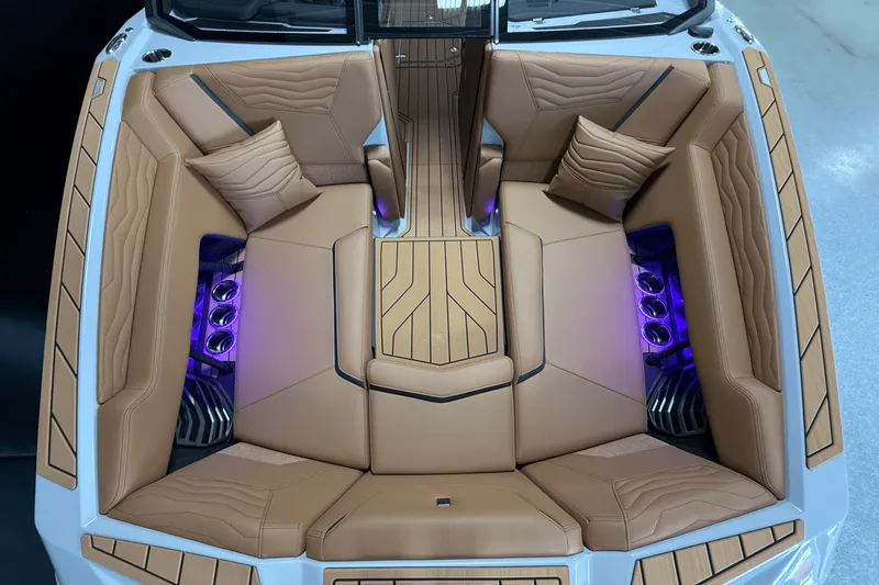 Slide: The Image of Nautique Super Air Nautique G25 2025 - 119