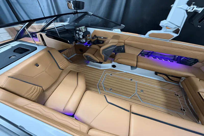 Slide: The Image of Nautique Super Air Nautique G25 2025 - 12