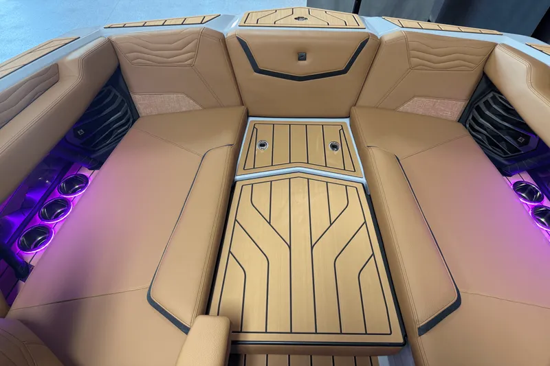 Slide: The Image of Nautique Super Air Nautique G25 2025 - 121