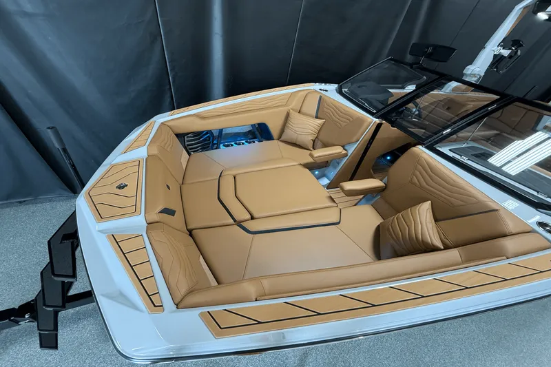 Slide: The Image of Nautique Super Air Nautique G25 2025 - 15