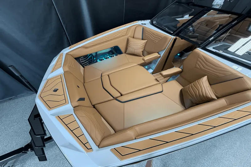 Slide: The Image of Nautique Super Air Nautique G25 2025 - 16