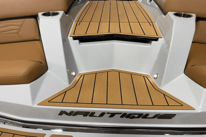 Slide: The Image of Nautique Super Air Nautique G25 2025 - 31