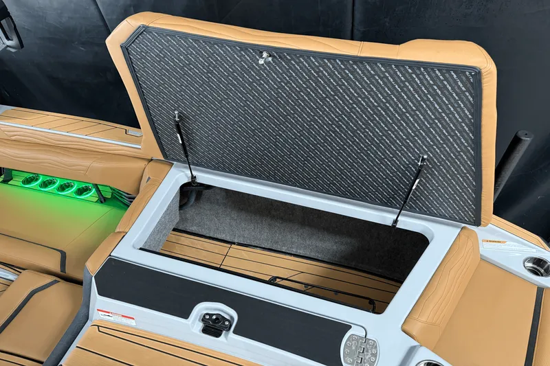 Slide: The Image of Nautique Super Air Nautique G25 2025 - 34