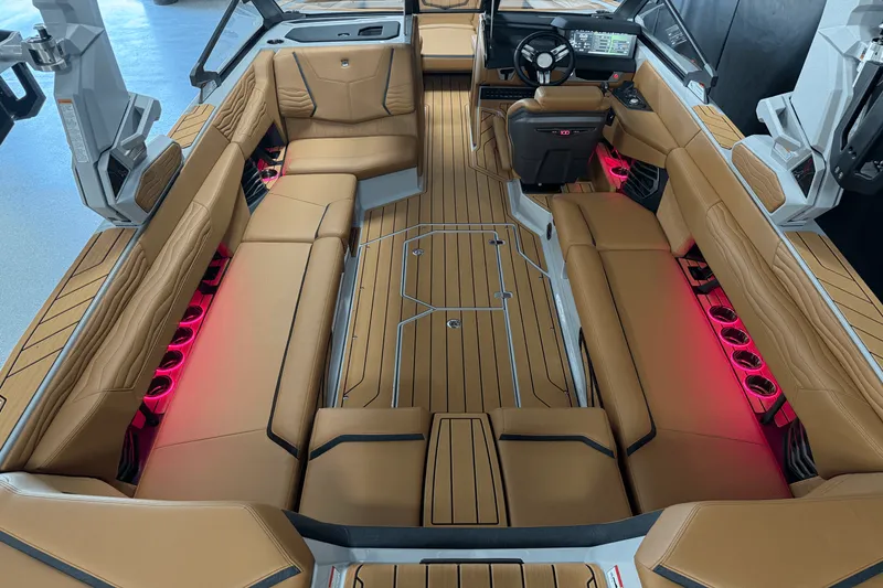 Slide: The Image of Nautique Super Air Nautique G25 2025 - 38