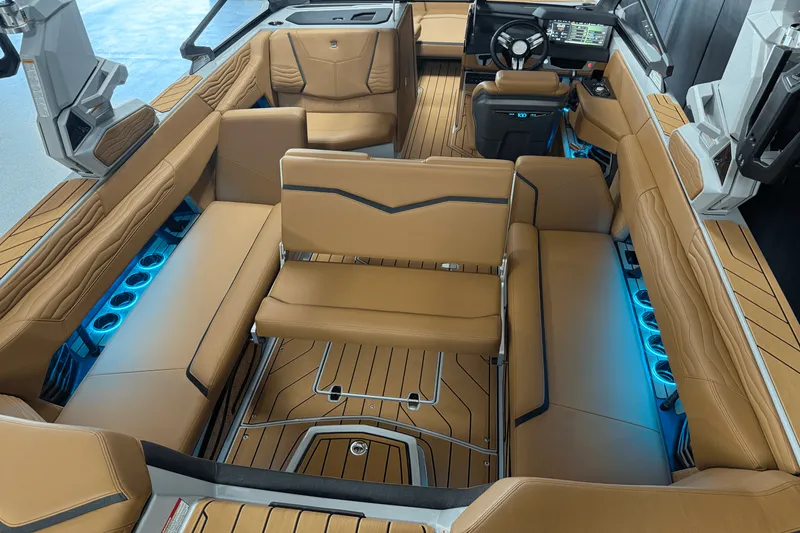 Slide: The Image of Nautique Super Air Nautique G25 2025 - 41