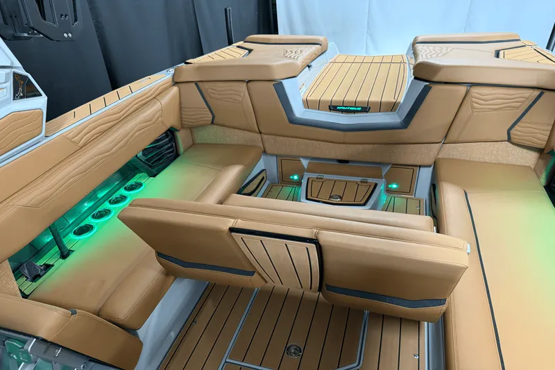 Slide: The Image of Nautique Super Air Nautique G25 2025 - 42