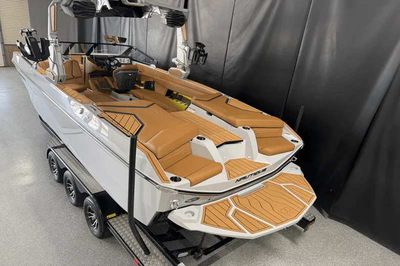 Slide: The Image of Nautique Super Air Nautique G25 2025 - 7