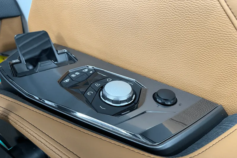 Slide: The Image of Nautique Super Air Nautique G25 2025 - 87