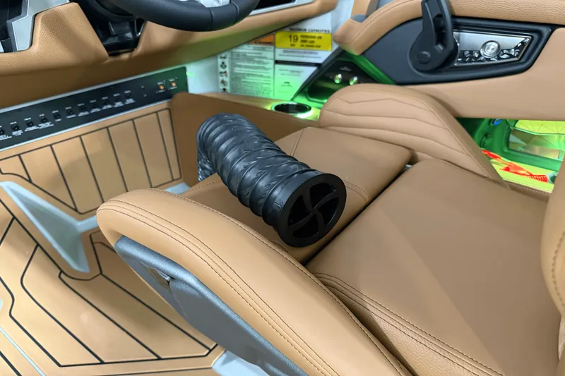 Slide: The Image of Nautique Super Air Nautique G25 2025 - 95