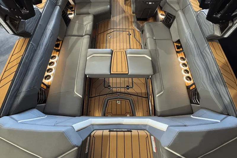 Slide: The Image of Nautique Super Air Nautique G25 2025 - 10