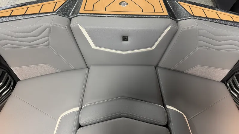 Slide: The Image of Nautique Super Air Nautique G25 2025 - 103