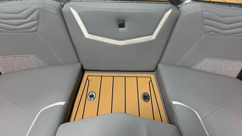 Slide: The Image of Nautique Super Air Nautique G25 2025 - 104