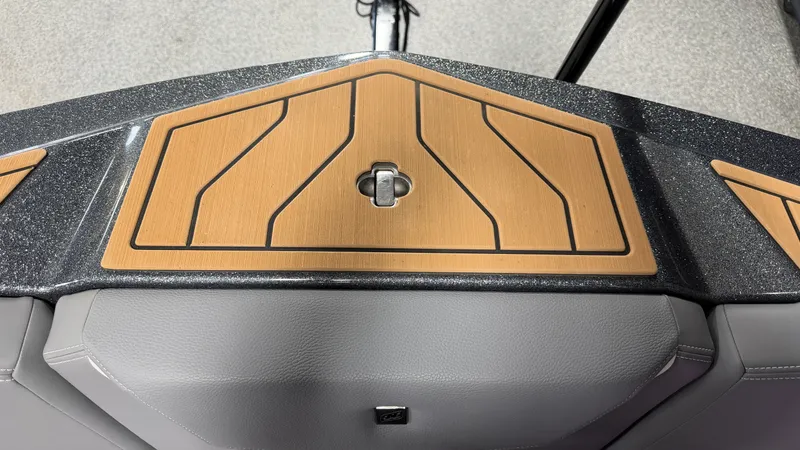 Slide: The Image of Nautique Super Air Nautique G25 2025 - 105