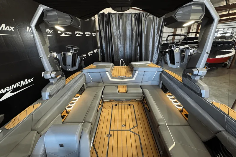 Slide: The Image of Nautique Super Air Nautique G25 2025 - 12